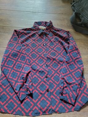 Women's Geometric Red & Black Button-Up Shirt